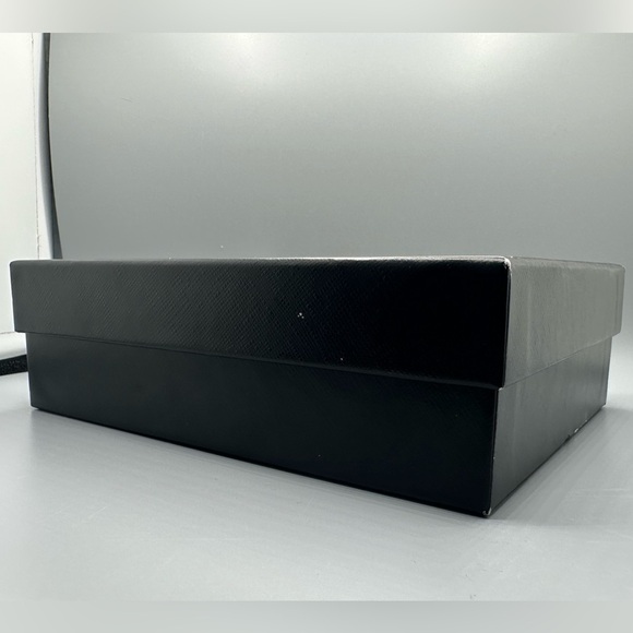 Prada Black Box - Picture 9 of 13